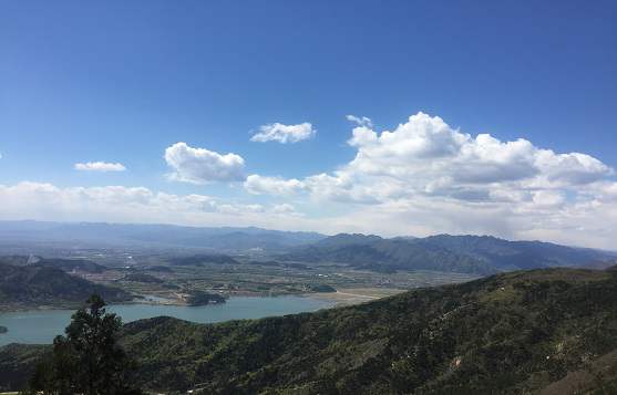 梦见大坟 很大的坟墓 大墓